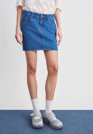 - Spódnica jeansowa