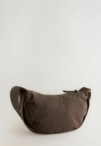 LARGE SLING - Keresztpántos táska - chocolate brown