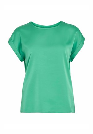 Groene kortemouwen top van glad stof. Heeft een ronde halslijn en opgerolde mouwen. Het ontwerp is ontspannen en iets losser.
