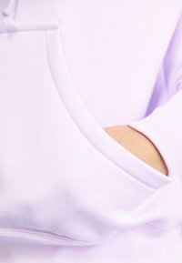 Nike Sportswear SPORTSWEAR PHOENIX FLEECE - Melegítőfelső - violet mist sail