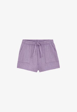Lilac tooniga kangast lühikesed püksid elastse vöökohaga, paelaga ja esi taskutega, asetatud valgele taustale.