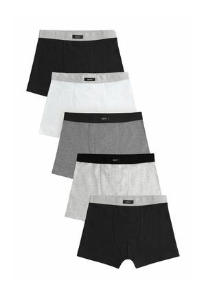 Cinque paia di boxer da uomo in toni di nero, bianco e grigio, caratterizzati da cinture elastiche con etichetta del marchio e una texture morbida e liscia.