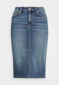 Denim suknja u srednje plavoj boji s prilagođenim siluetom. Ima srednji struk, kopčanje na dugme i klasičan dizajn s pet džepova.