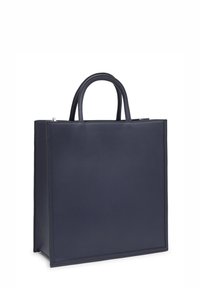 Granatowa torebka typu tote o strukturalnym kształcie, wykonana z gładkiej skóry, z dwoma górnymi uchwytami i minimalistycznym designem, bez widocznych elementów metalowych.