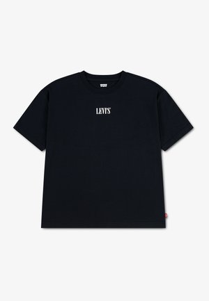 Μαύρο κοντομάνικο μπλουζάκι Levi's με λευκό λογότυπο Levi's στο κέντρο του στήθους και μια μικρή κόκκινη ετικέτα Levi's στη ραφή της αριστερής πλευράς.