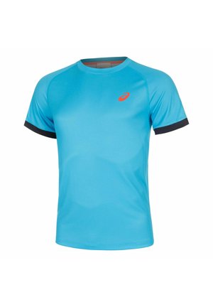 Blaues Sportshirt mit kurzen Ärmeln, schwarzen Ärmelsäumen und kleinem orangefarbenem Logo auf der linken Brust.