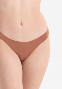 Janet Reger BARELY DECENT PACK OF 2 - Stringi