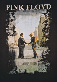 Černé tričko s grafikou dvou mužů, kteří si podávají ruce, přičemž jeden má oheň, a nad ním text "PINK FLOYD". Použité vybledlé textury a barvy.