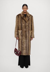 STAND STUDIO COAT - Χειμωνιάτικο παλτό - brown