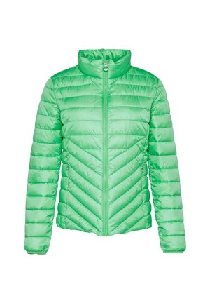 Doudoune verte avec un col haut, fermeture éclair et texture matelassée en chevron. Présente des manches longues et un matériau lisse et brillant.