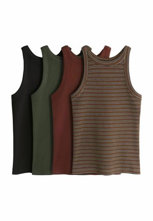Cztery bezrękawnikowe prążkowane koszulki na ramiączkach w kolorach czarnym, oliwkowym, rdzawego brązu oraz brązowe w białe paski, ułożone na sobie na białym tle.