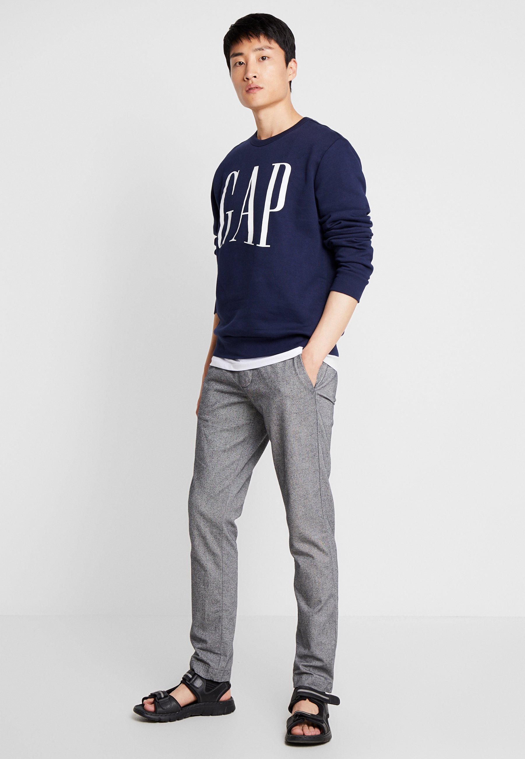 GAP LOGO CREW Sweatshirt tapestry navy Zalando.no GAP LOGO CREW - Sweatshirt - navy