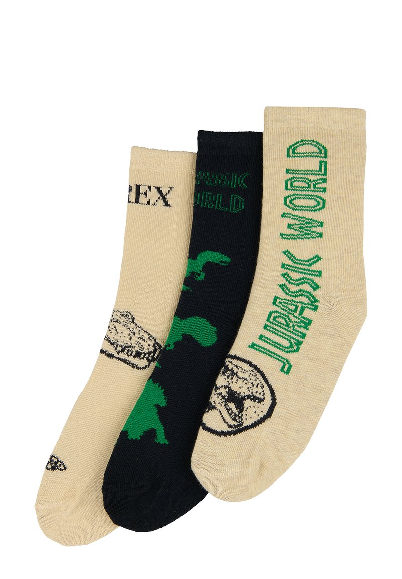 Tres pares de calcetines: dos beige con gráficos de dinosaurios y texto, y uno negro con letras verdes. Hechos de material suave.