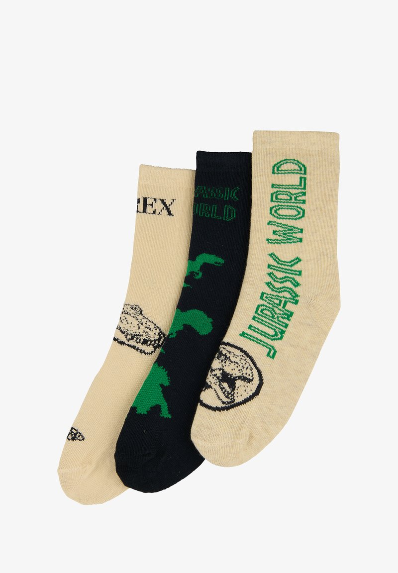 Tres pares de calcetines: dos beige con gráficos de dinosaurios y texto, y uno negro con letras verdes. Hechos de material suave.