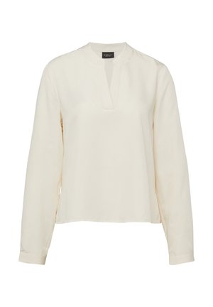 Kremowa bluzka z długim rękawem, z małym, stojącym kołnierzykiem i dekoltem w kształcie litery V, wykonana z lekkiego materiału.