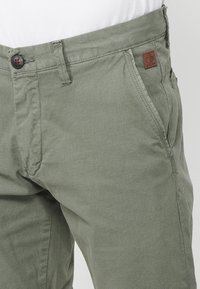 Unausgewählt, verde   green