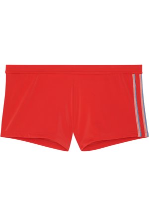 Rote Badehose aus glattem, leichtem Material. Merkmale einen flachen Bund und vertikale gestreifte Akzente in Blau und Weiß auf einer Seite.