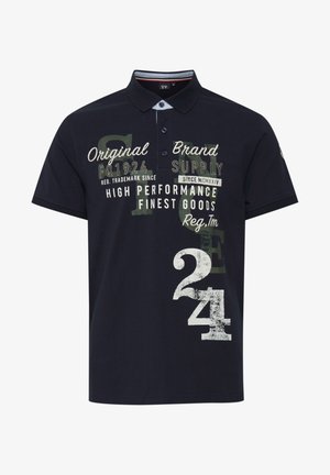 Polo majica tamnoplave boje od pamuka, s klasičnim ovratnikom, tri gumba i otisnutim grafičkim motivima u bijeloj i zelenoj boji, uključujući broj "24".