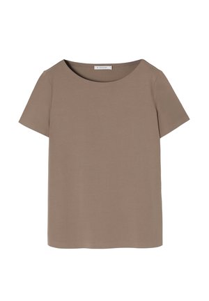 Kratka majica s kratkimi rokavi, rjave barve, izdelana iz mehkega materiala, z okroglo ovratnico in sproščenim krojem. Brez vzorcev ali dodatnih okraskov.