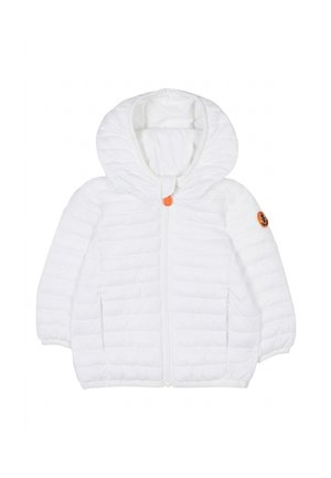 Witte gewatteerde kinderjas met capuchon, ritssluiting aan de voorkant, elastische boorden, zijzakken en een klein oranje logo op linkermouw.