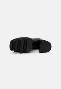 LAMODA BONNIE N CLYDE - Botines con plataforma - black