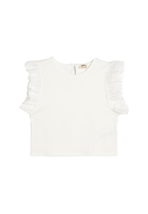 Top de algodón blanco de manga corta con acentos de encaje con volantes en las mangas, cuello redondo y un pequeño cierre de botón en la parte posterior.