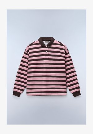 Polo tričko s dlhým rukávom s horizontálnymi ružovými a tmavohnedými pruhmi, tmavohnedý golier a manžety a logo „Napapijri“ na hrudi.