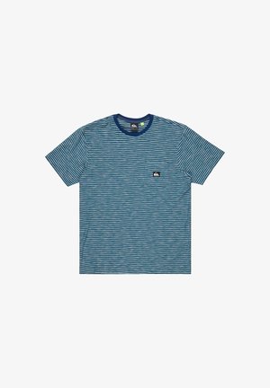 Gestreifes T-Shirt mit kurzen Ärmeln in Blau und Weiß, mit einem runden marineblauen Kragen und einer kleinen Brusttasche mit einem Logo-Akzent.