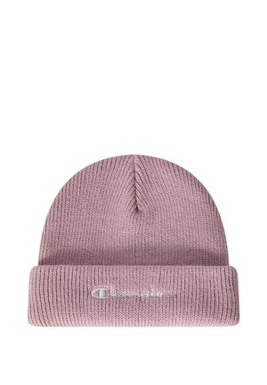 Cappellino rosa lavorato a maglia con risvolto piegato e logo Champion bianco ricamato al centro del risvolto.