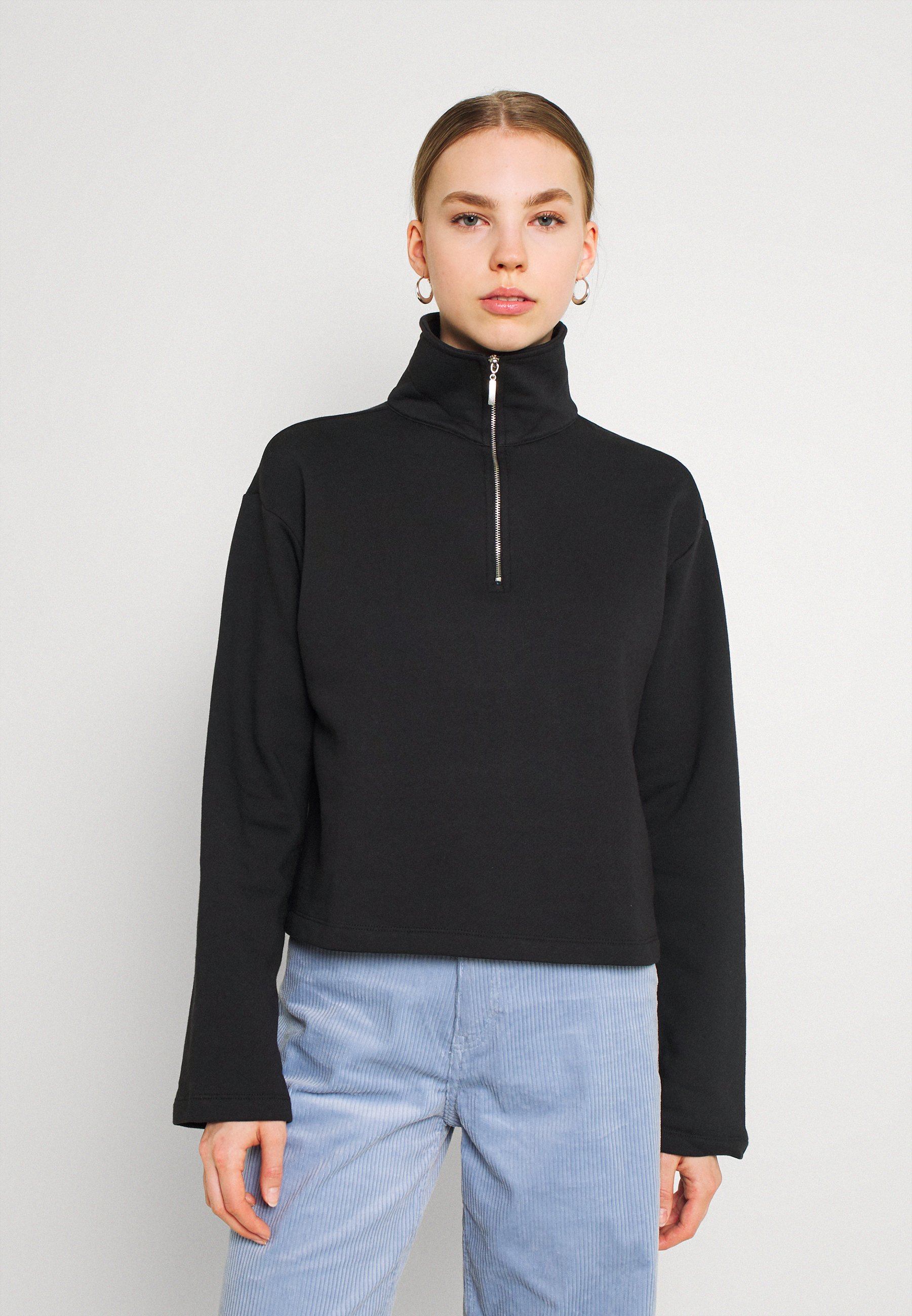 sweatshirt with half zipper
