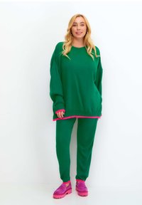 Cesare Gaspari OVERSIZED JOGGER SET  - Spodnie treningowe