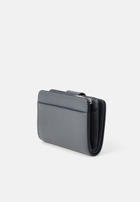 MICHAEL Michael Kors CHARM TAB COMPACT - Punge - slate