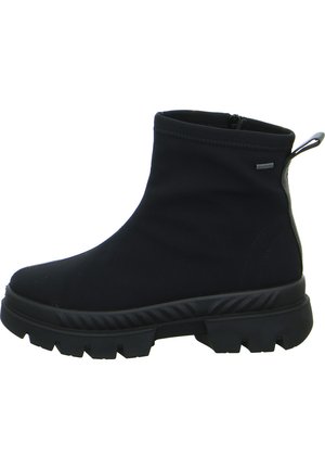 Bottines noires avec une tige lisse, semelle en caoutchouc épaisse, fermeture éclair et une languette pour un enfilage facile. Accents latéraux texturés.