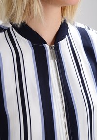 KIOMI Bomber bunda - blue