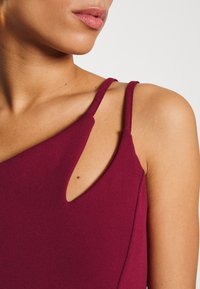 WAL G PETITE RELLY STRAP SKATER - Cocktail φόρεμα / Φόρεμα για πάρτι - wine