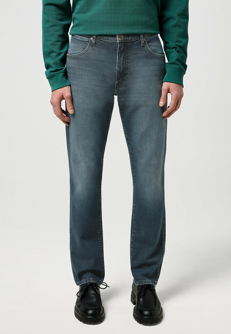 Wrangler LARSTON - Jeans slim fit - ocean storm