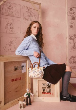 Cath Kidston, WALLACE AND GROMIT MINI TOTE BAG - Handbag - ecru spot