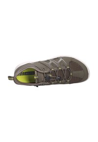 Chaussure de sport Ecco en vert olive, composée de matériaux en maille et synthétiques, avec un design épuré, un revêtement texturé et un système de laçage ajustable.