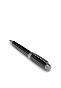 Stylo à bille de luxe noir et argent avec clip, marquage Hugo Boss sur la bague et l'extrémité, posé sur une surface blanche.