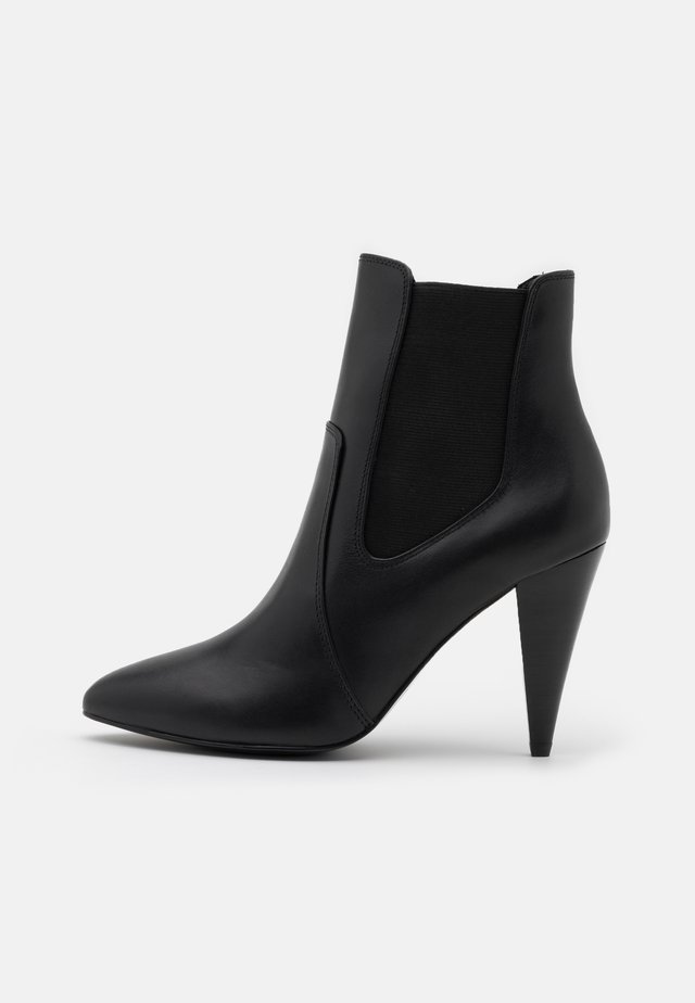 Bottines à talons hauts - noir