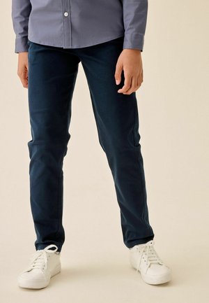 Next, REGULAR FIT - LONGER LENGTH REGULAR FIT STRETCH CHINO TROUSERS - Chino - navy