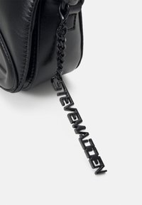 Steve Madden BCINEMA - Bolso de mano - black