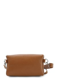 Brown leren handtas met een gestructureerde afwerking, rechthoekige vorm, ritssluiting en zilveren hardware accenten. Verstelbare schouderband inbegrepen.