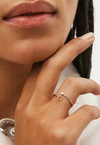 Next HEART OPEN TWIST - REGULAR FIT - Gredzens - sterling silver & rose gold plated