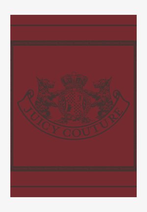 Roter Hintergrund mit einem schwarzen Juicy Couture-Logo, zwei stilisierten Hunden, einer Krone über einem kreisförmigen Emblem und verschnörkelten Details.