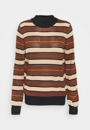 Gestreifter Pullover mit langen Ärmeln in Schwarz, Beige und Rostorange, mit schwarzem hohem Kragen und Bündchen.