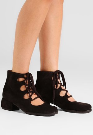 Zapatos de salón con cordones - dark brown