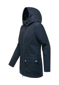 Navy plavi parka kaput s kapuljačom, s prednjim patentnim zatvaračem, džepovima na dugmad i glatkom teksturom tkanine.