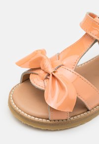 Petit Nord Copenhagen UNISEX - Páskové sandály  - apricot