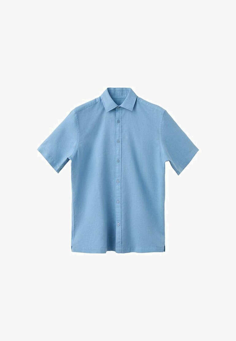Kurzärmeliges, durchgeknöpftes Hemd aus hellblauem Leinen mit klassischem Kragen und legerer Passform, mit glatter Textur und normalen Knöpfen.